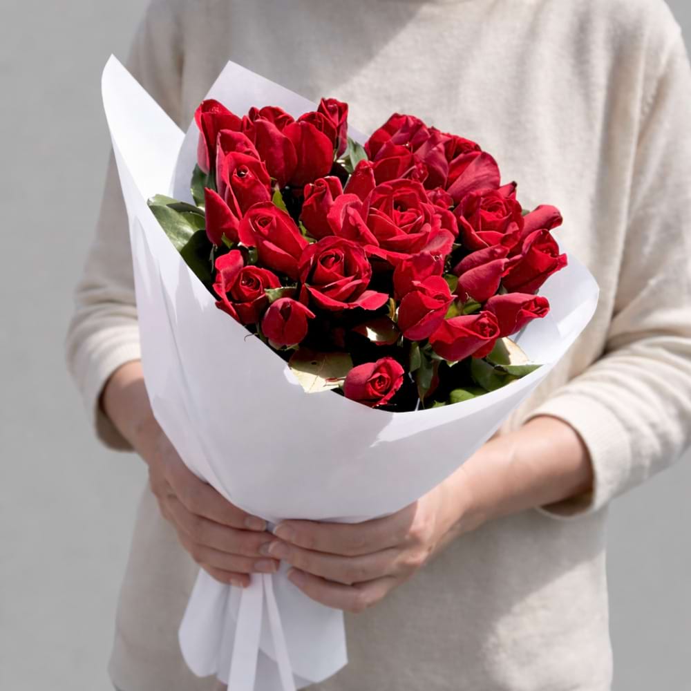 Valentineâ€™s Day Rose Bouquet â€“ 30 Fresh Local Red Roses 30-stem red rose bouquet wrapped in crisp white paper, featuring fresh, vibrant red roses and green foliage.